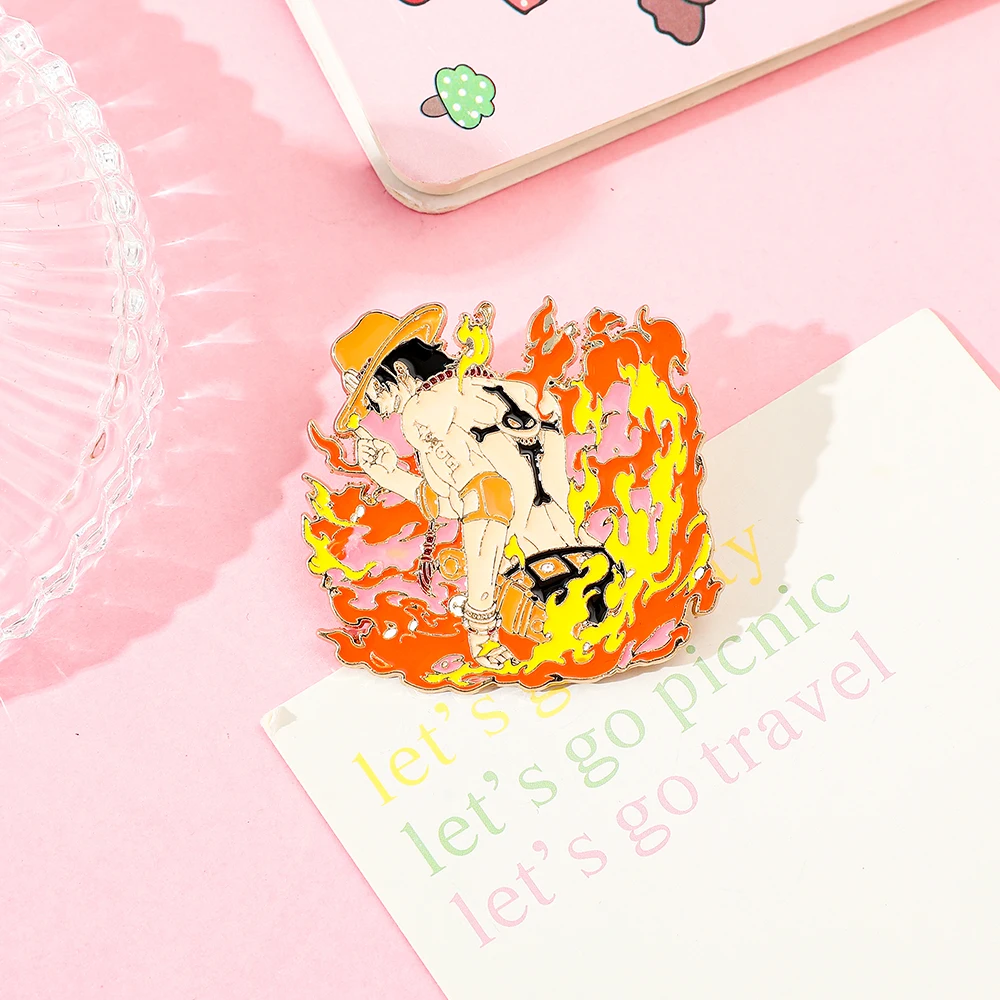 1 Pc Classics Anime Brooch Per - Cosplay Prop Bag 评论和价格