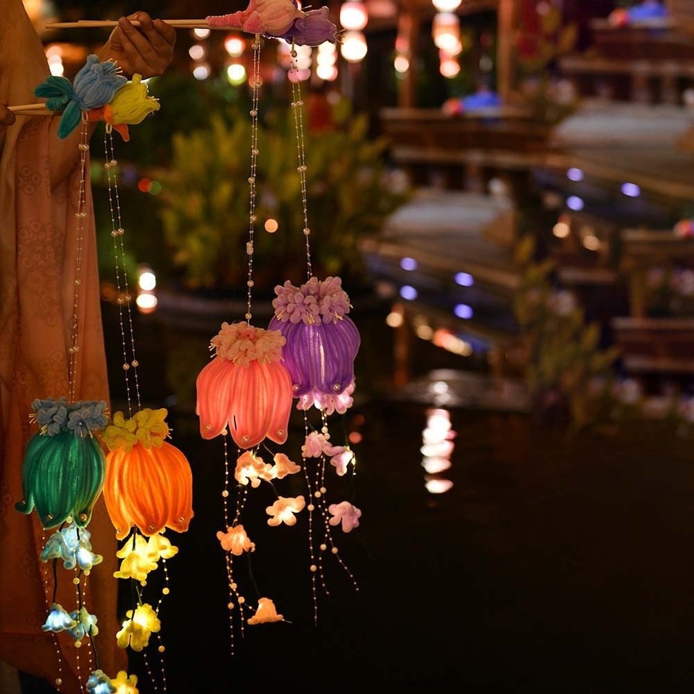 Handmade Bellflower Lantern Lu - Cosplay Prop Making 评论和价格